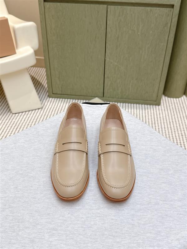 2025112812728863 310